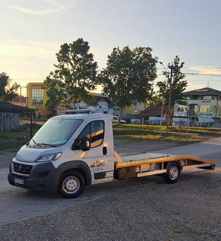 Leven Šlep Služba vozilo Novi Sad Leven Šlep Služba vozilo Novi Sad